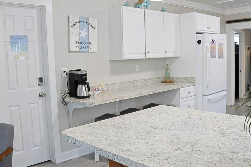 1 Block From & Boardwalk Free Parking Great Porch Carolina Beach