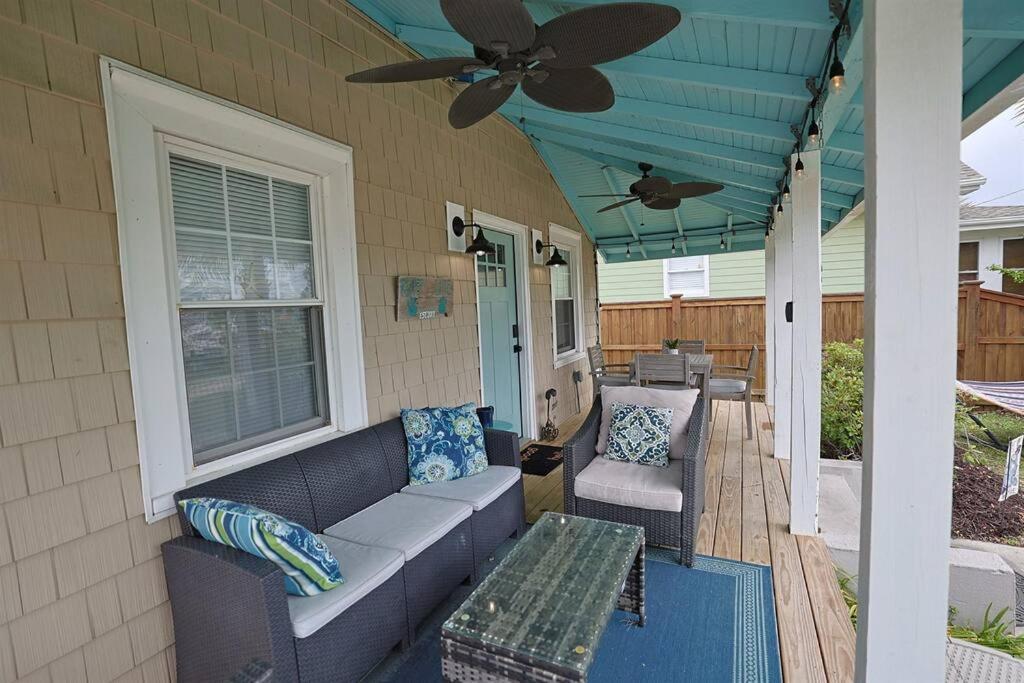 1 Block From & Boardwalk Free Parking Great Porch * Carolina Beach
