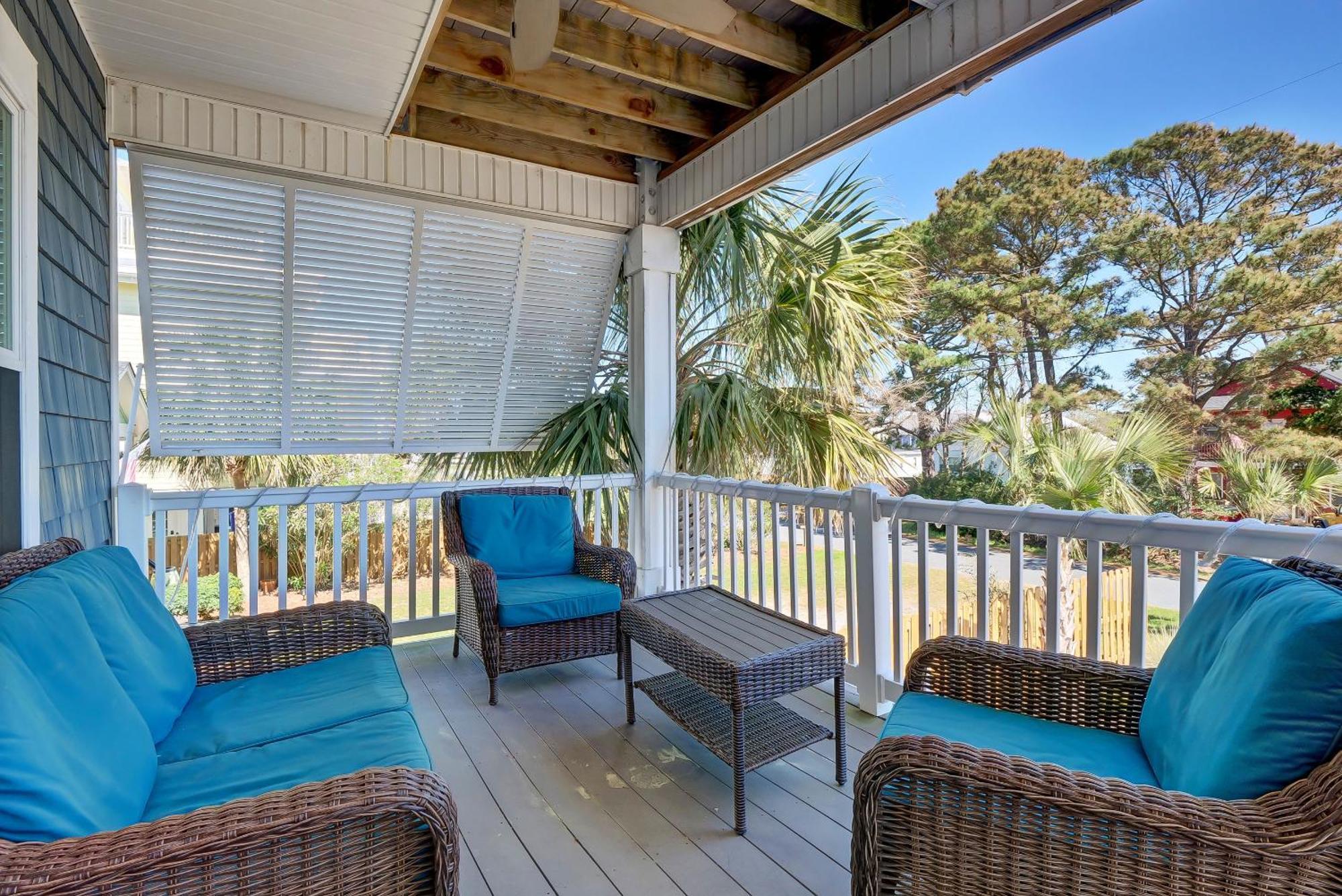Deja Blue By Sea Scape Holiday home