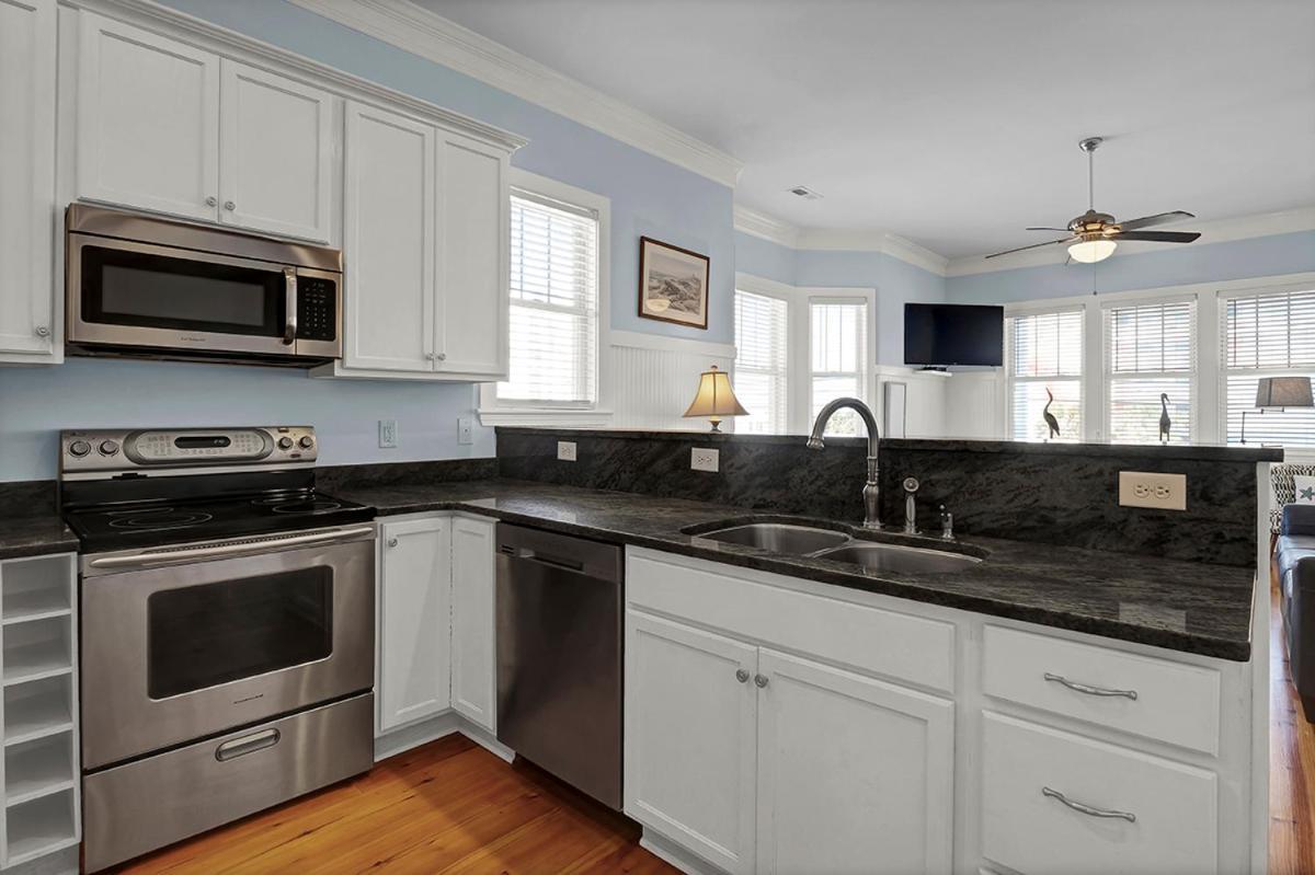 Bikinis & Martinis By Sea Scape Holiday home Carolina Beach