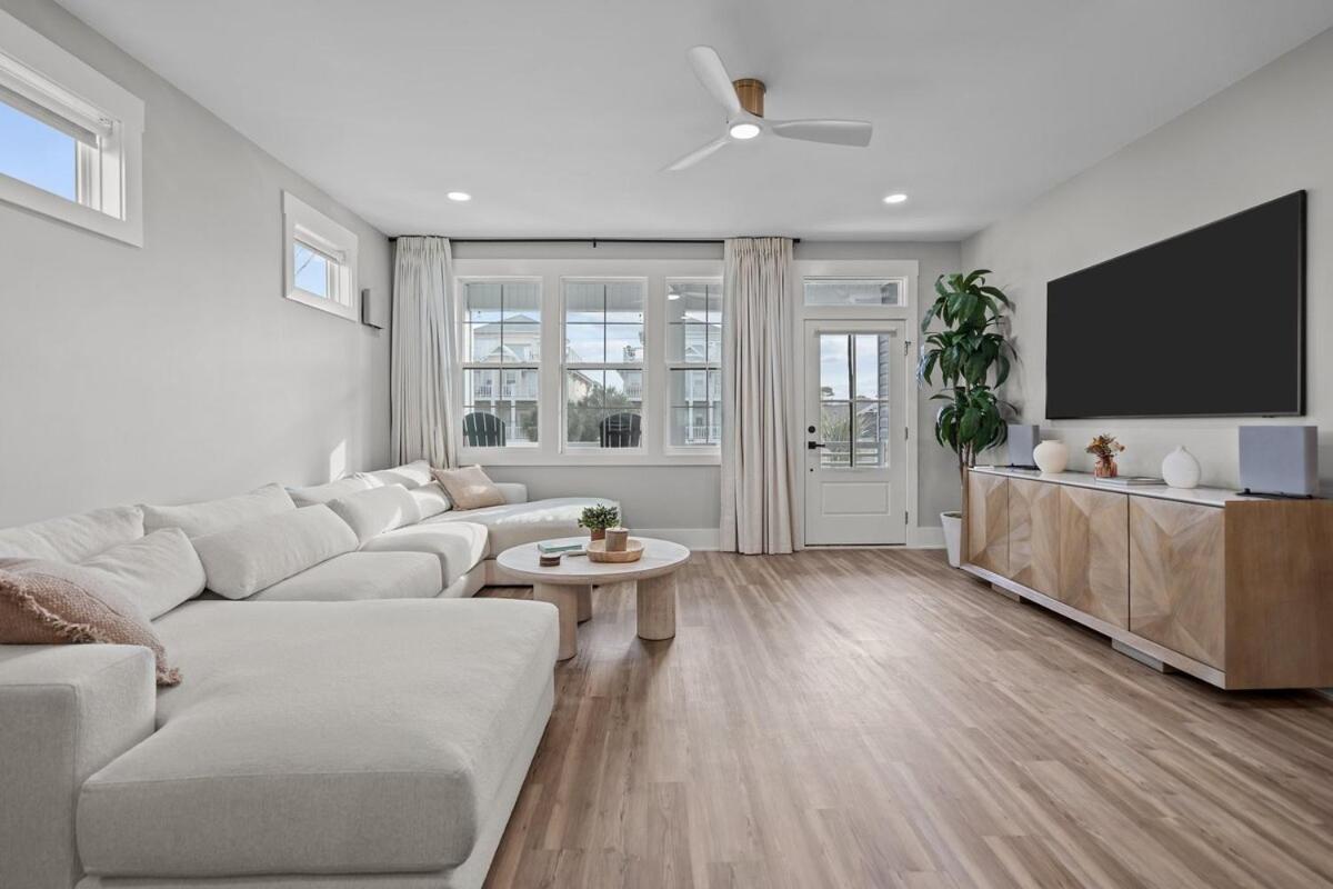 Apartment 5 Min Walk To Roof Patio Office Garage Bbq *