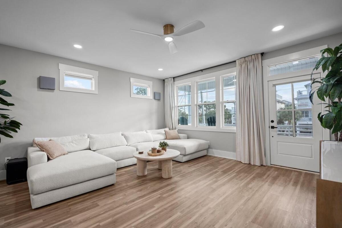 Apartment 5 Min Walk To Roof Patio Office Garage Bbq *