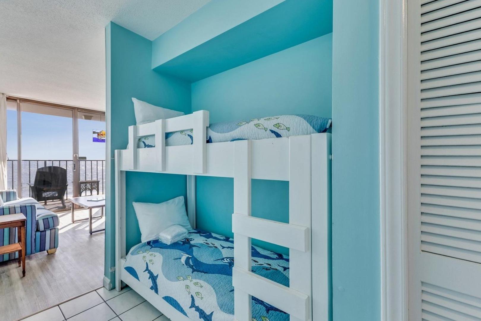 0402 Modern Greece Apartment Carolina Beach
