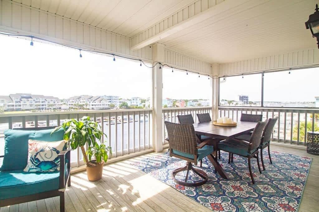 Stunning Harbor Views Boat Slip, 2 King Bedrooms, *