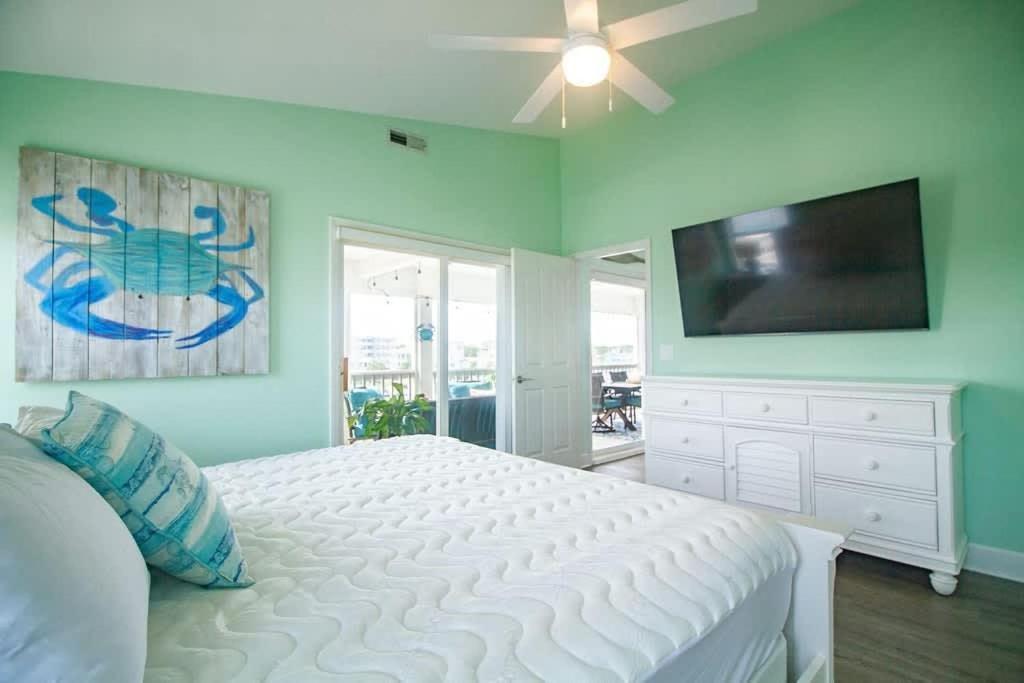 Holiday home Stunning Harbor Views Boat Slip, 2 King Bedrooms, *