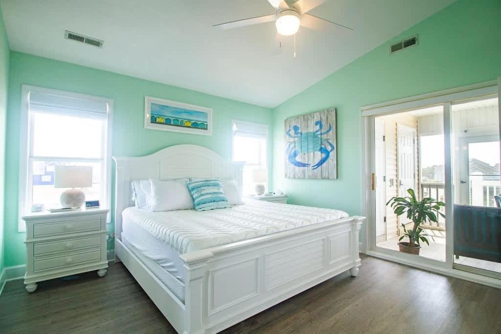 Holiday home Stunning Harbor Views Boat Slip, 2 King Bedrooms, Carolina Beach
