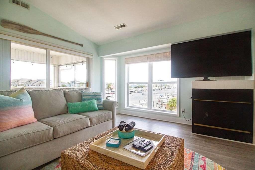 Stunning Harbor Views Boat Slip, 2 King Bedrooms, *