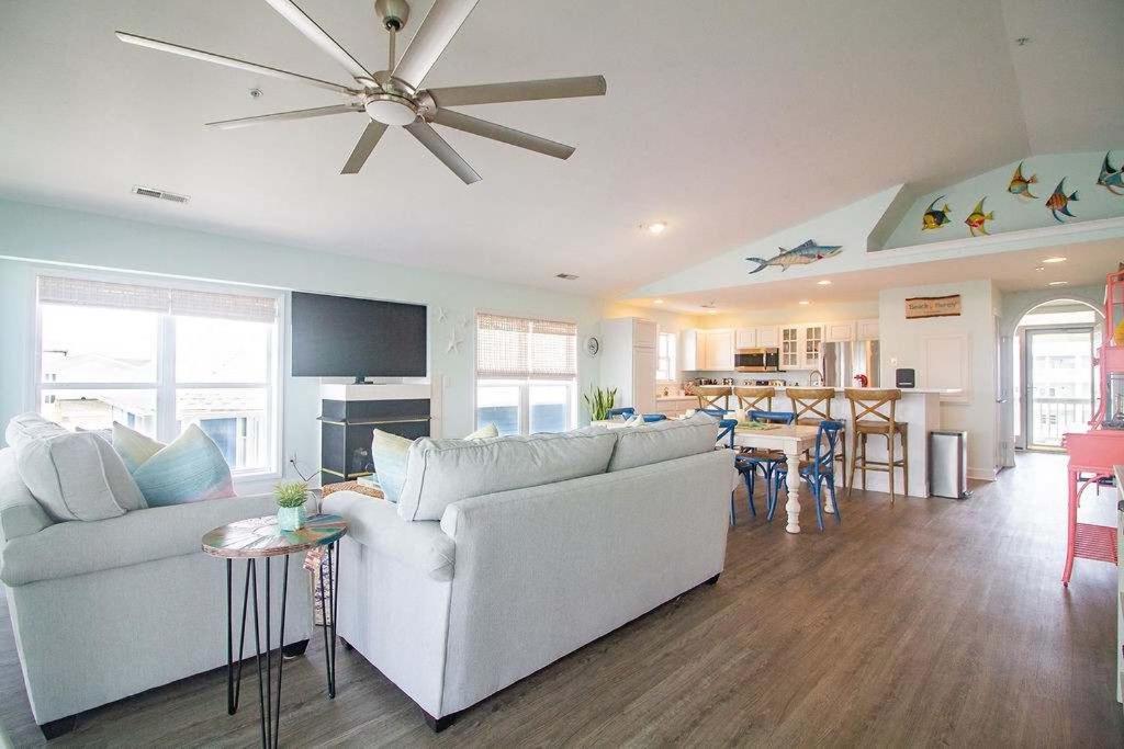 Holiday home Stunning Harbor Views Boat Slip, 2 King Bedrooms, Carolina Beach
