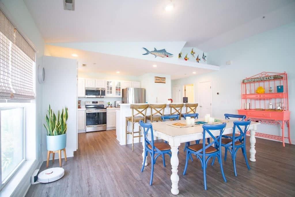 Holiday home Stunning Harbor Views Boat Slip, 2 King Bedrooms, Carolina Beach