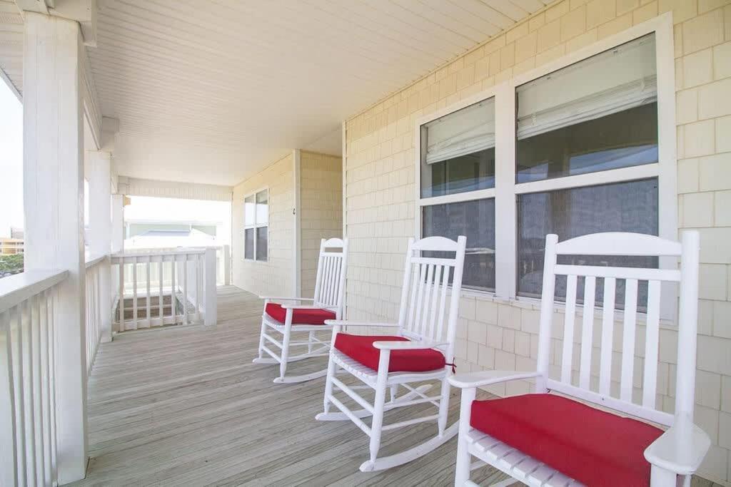 Stunning Harbor Views Boat Slip, 2 King Bedrooms, * Carolina Beach