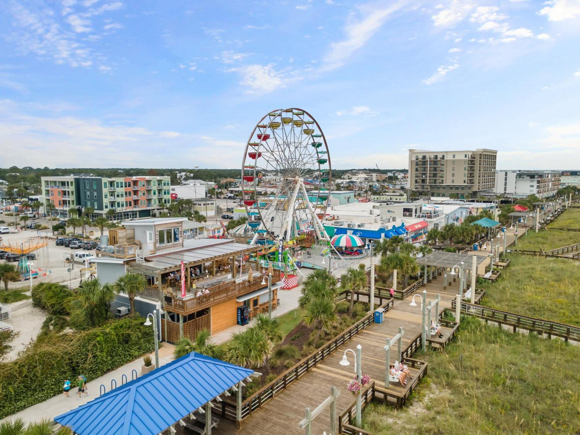Tiki Time At North Pier Carolina Getaway Holiday home Carolina Beach