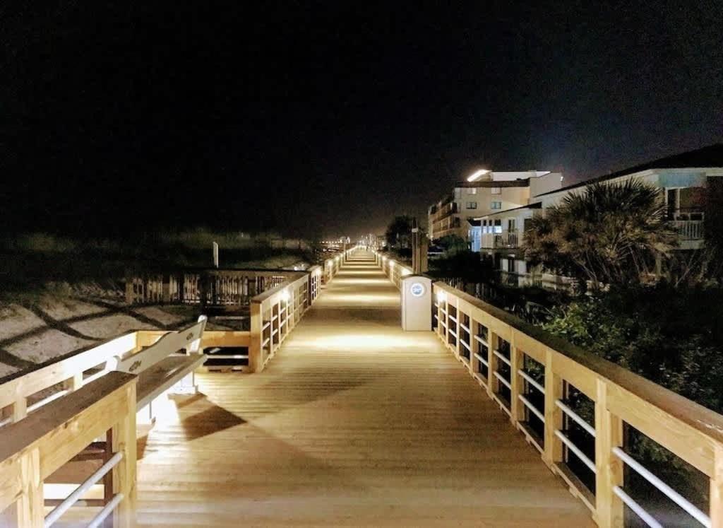 Harbour 16 @ The Carolina Boardwalk - Full Remodel! Holiday home Carolina Beach