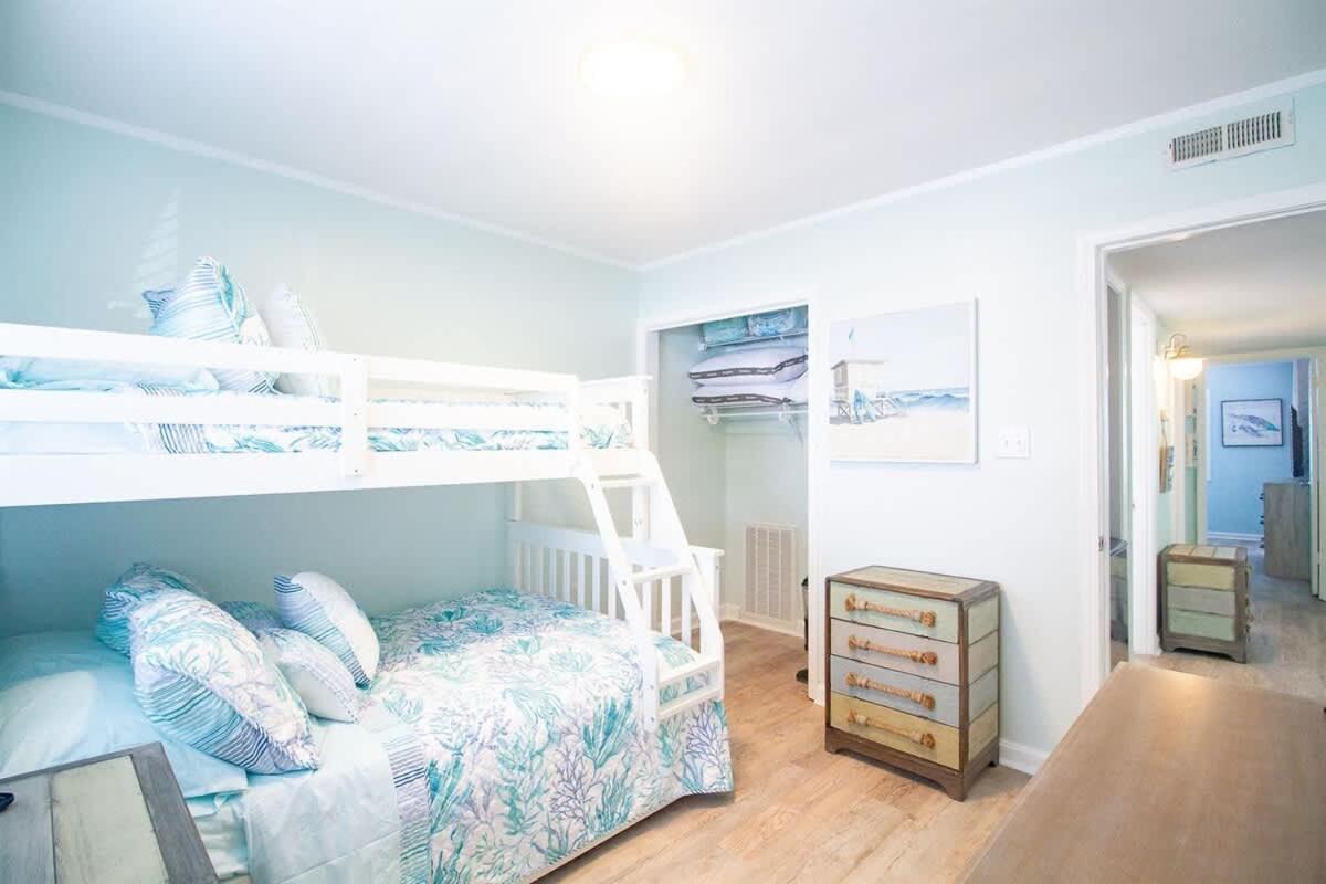 Harbour 16 @ The Carolina Boardwalk - Full Remodel! Holiday home *