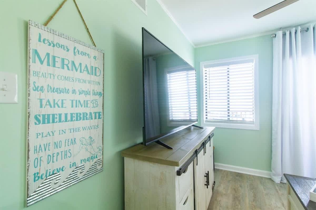 Harbour 16 @ The Carolina Boardwalk - Full Remodel! Holiday home Carolina Beach