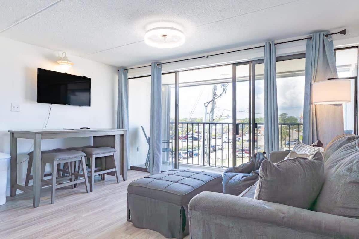 Apartment 213 On The Carolina Boardwalk Carolina Beach