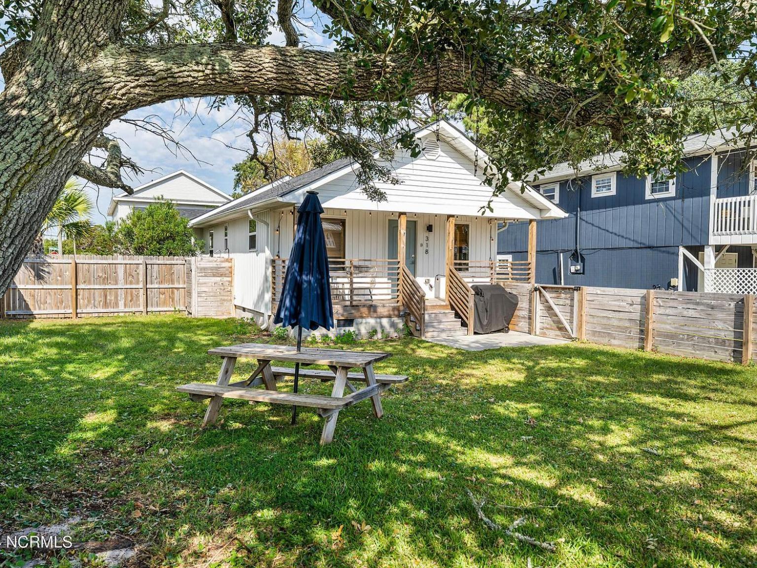 Holiday home Twin Tides House At Carolina - Unit 1