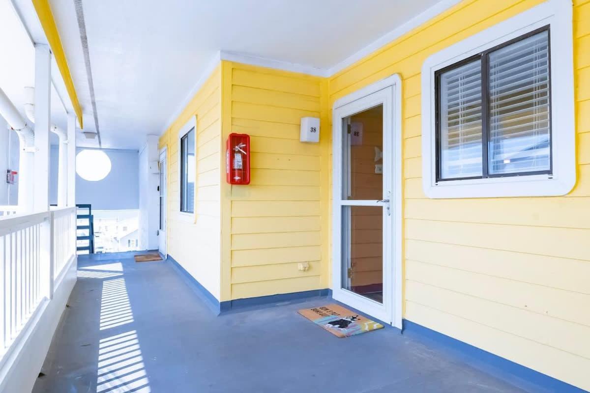 Harbour 38 - The Carolina Boardwalk Apartment