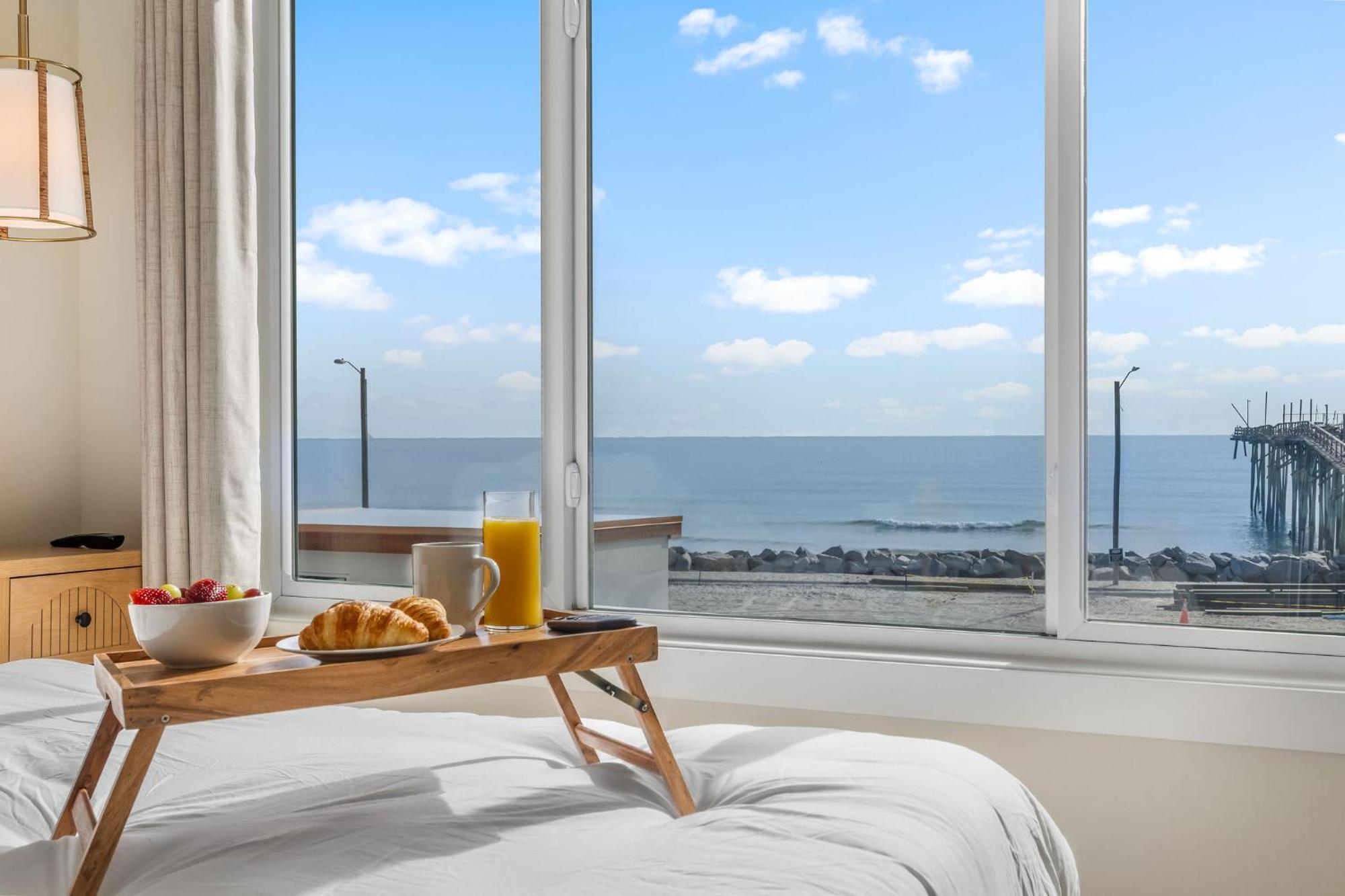 Ocean Breeze Oasis Oceanfront Pool & Elevator Holiday home Carolina Beach