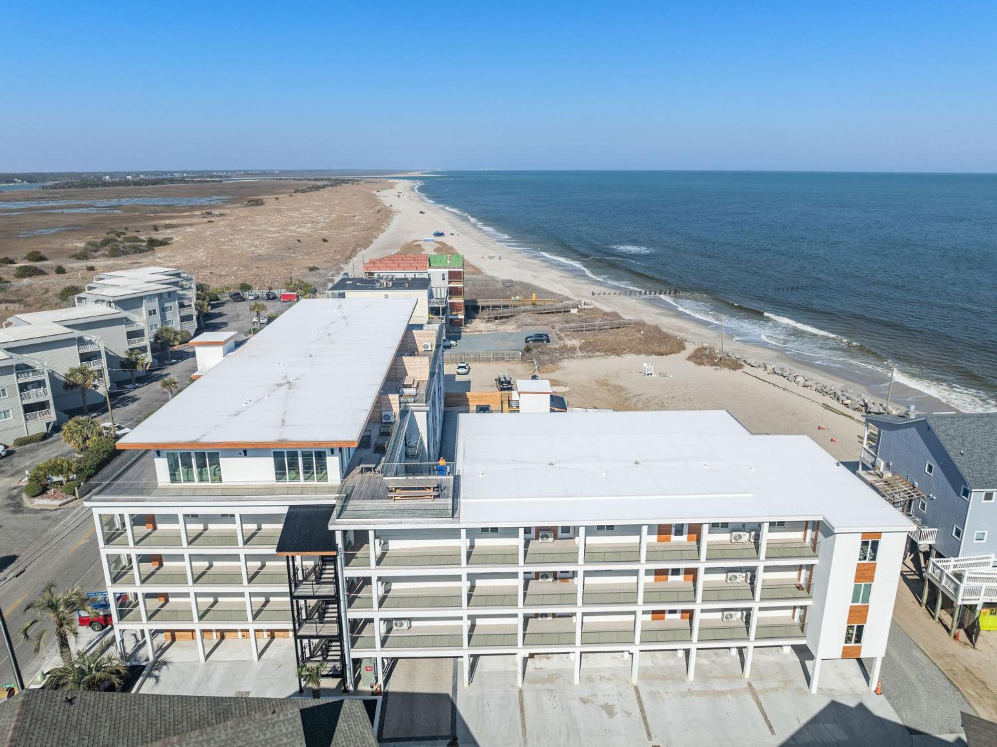 Holiday home Ocean Breeze Oasis Oceanfront Pool & Elevator