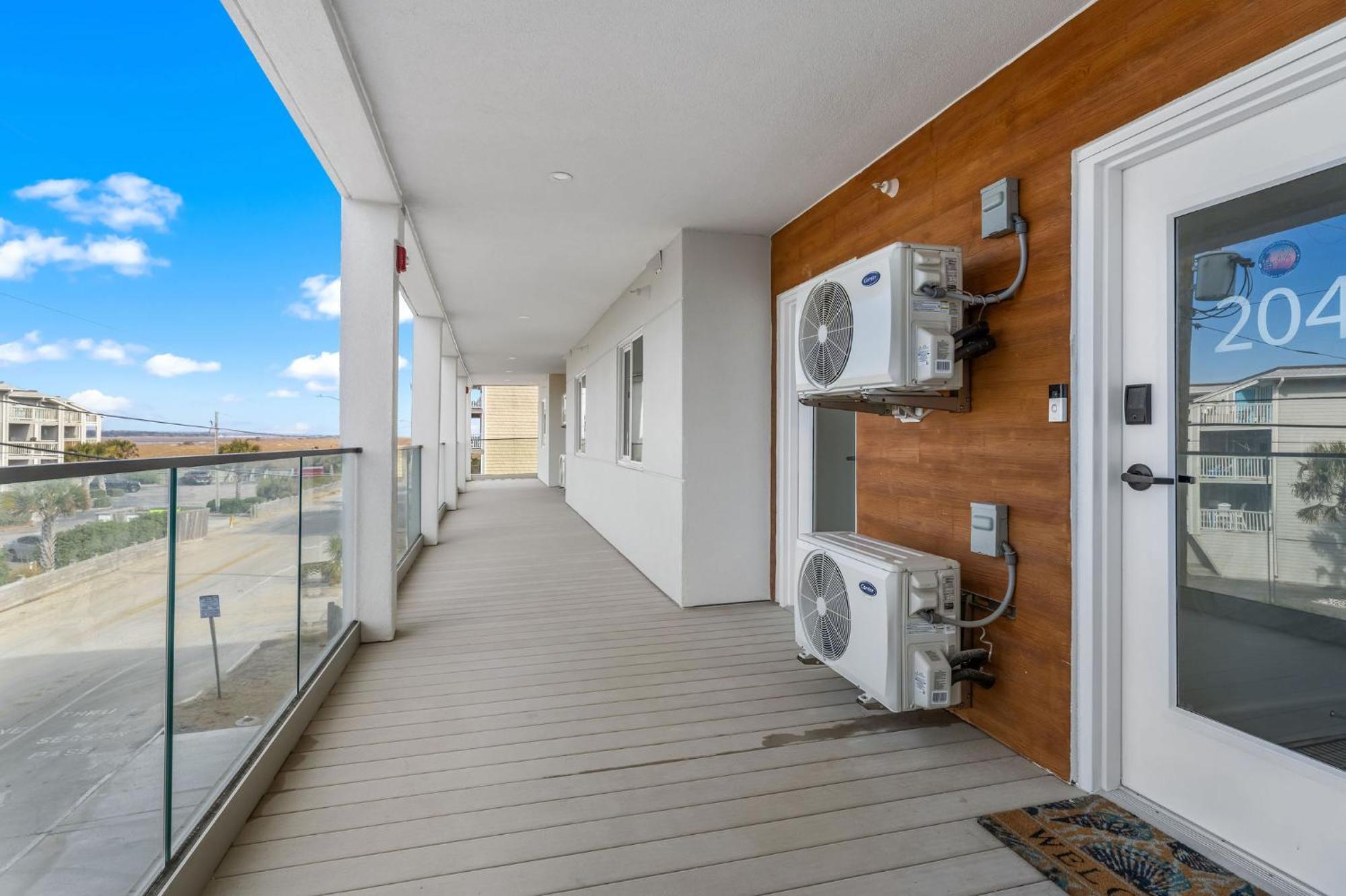 Ocean Breeze Oasis Oceanfront Pool & Elevator
