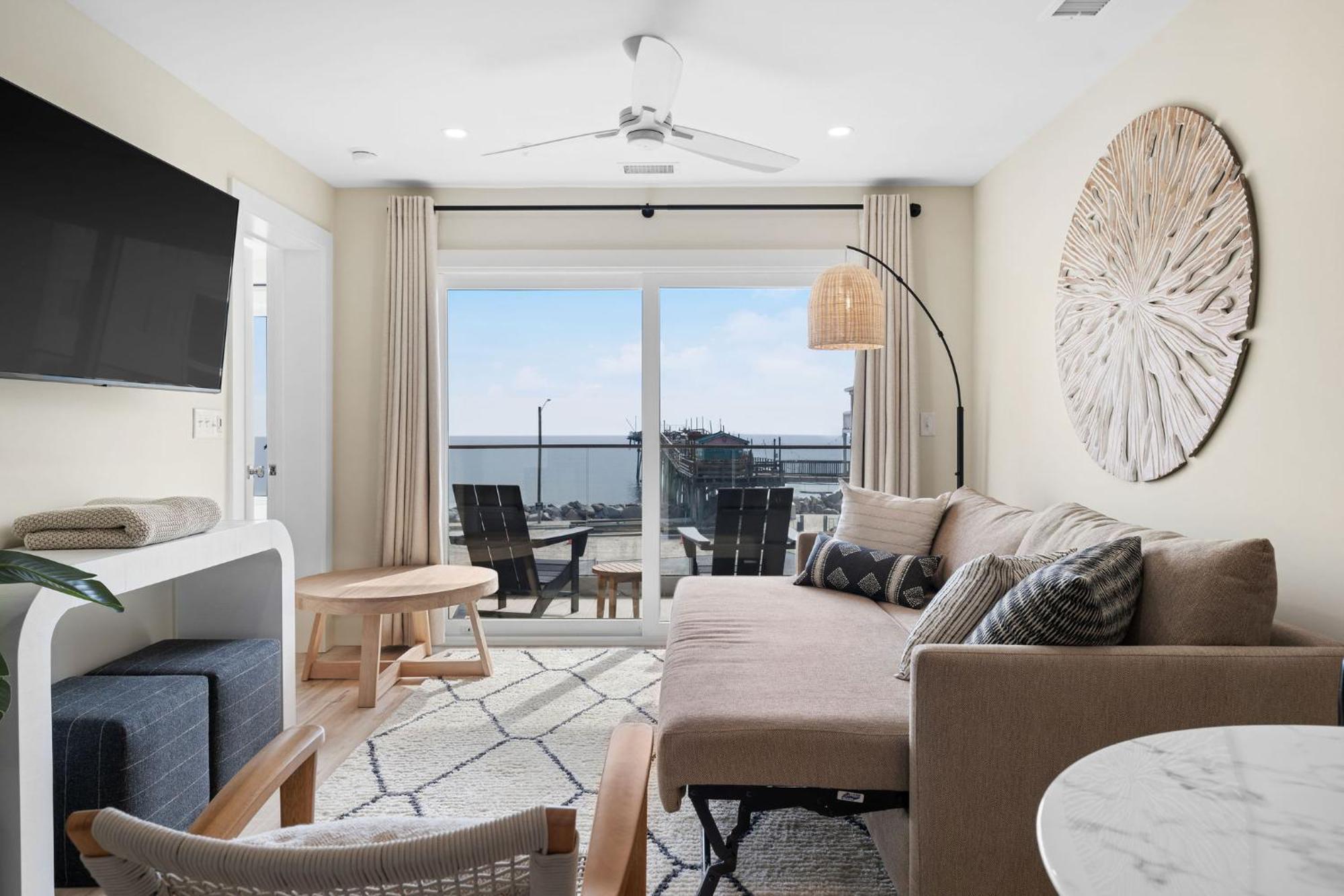 Holiday home Ocean Breeze Oasis Oceanfront Pool & Elevator *