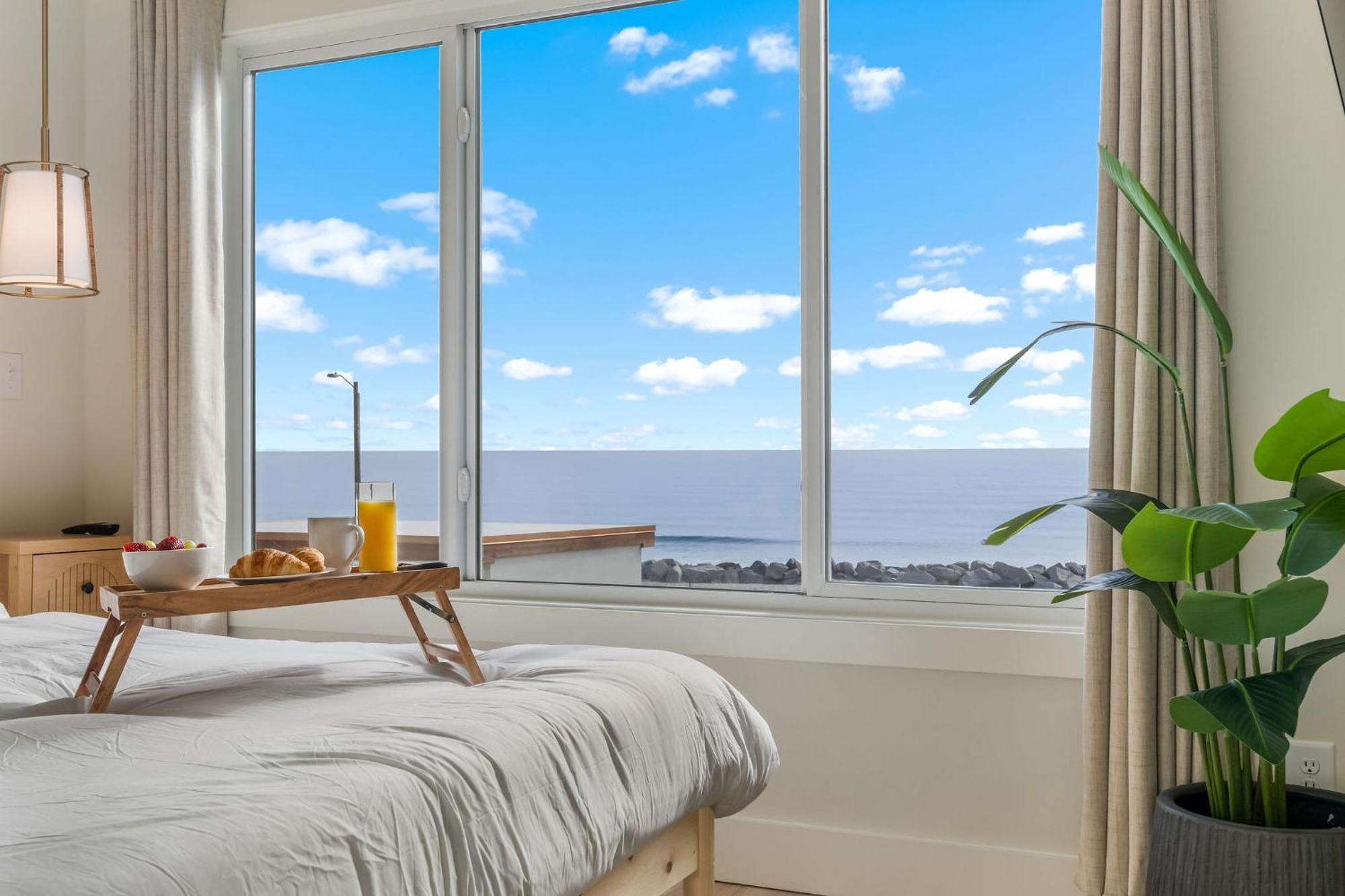 Ocean Breeze Oasis Oceanfront Pool & Elevator Holiday home Carolina Beach