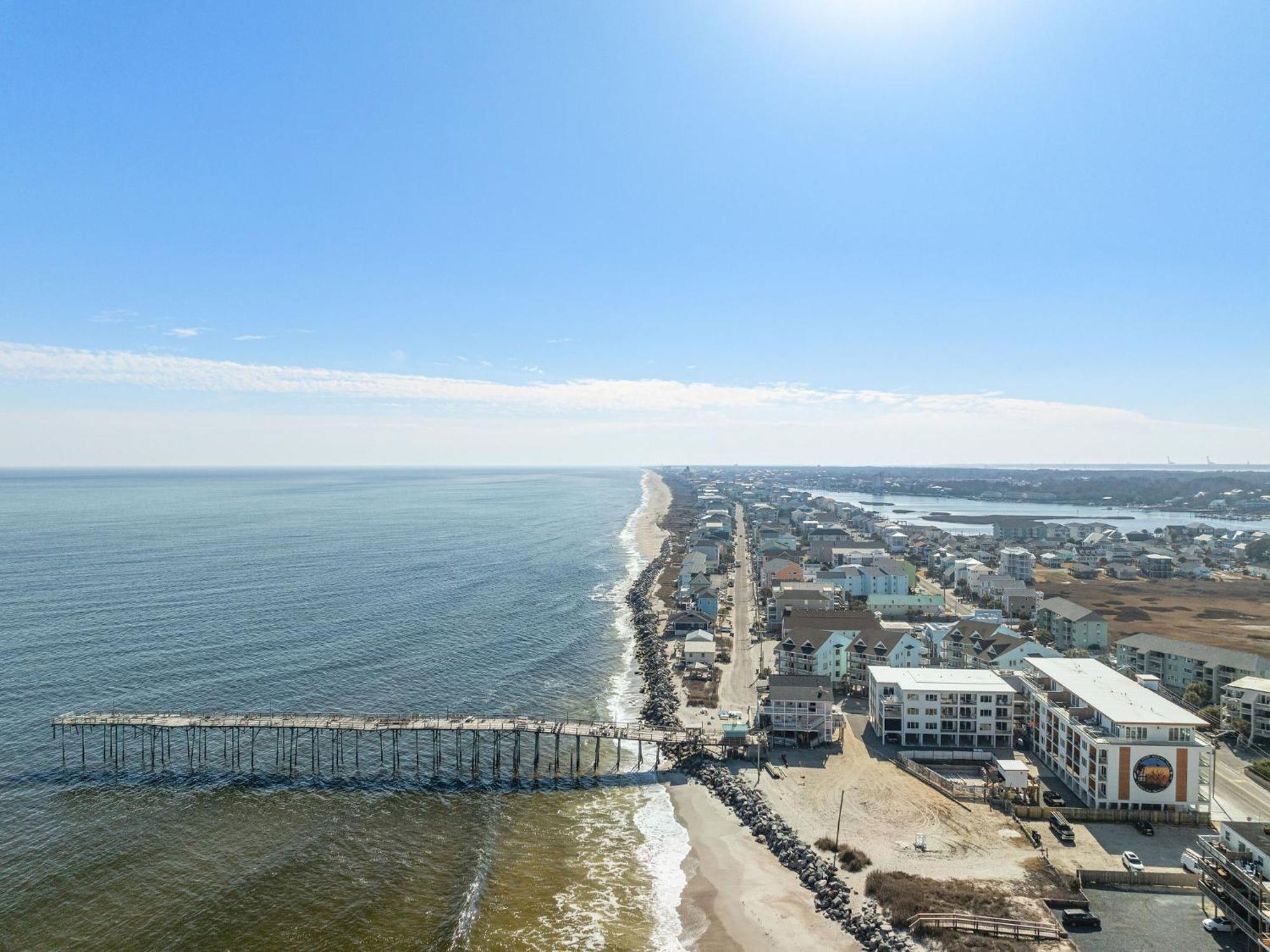 Holiday home Ocean Breeze Oasis Oceanfront Pool & Elevator Carolina Beach