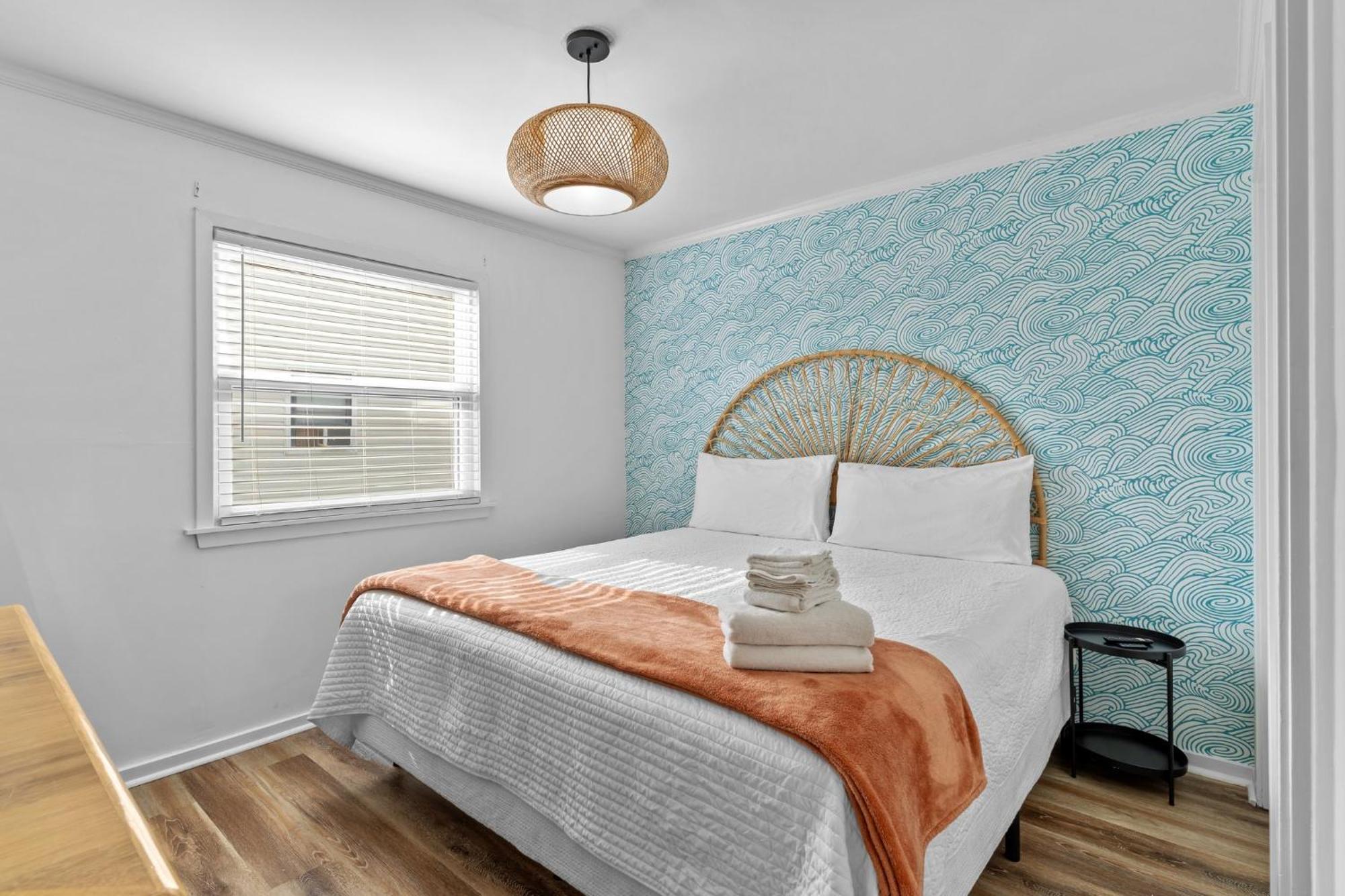 Hang Hideaway, Pool, Condo, Parking - 6 Person Max Occupancy Holiday home *