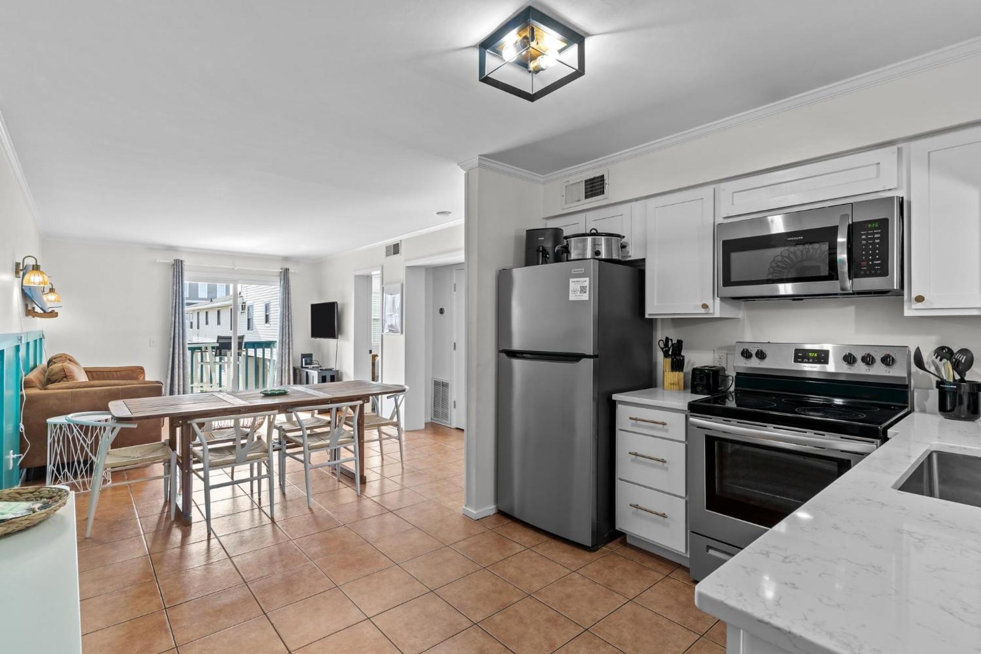 Hang Hideaway, Pool, Condo, Parking - 6 Person Max Occupancy Holiday home *