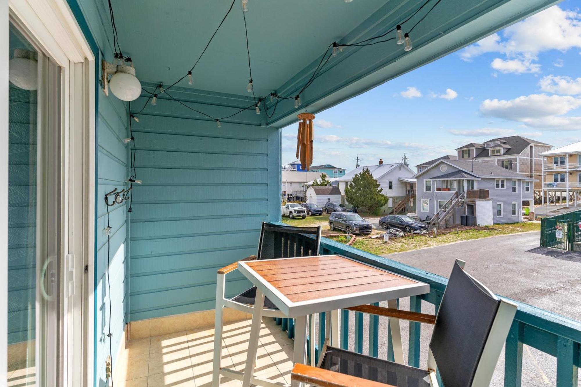 Hang Hideaway, Pool, Condo, Parking - 6 Person Max Occupancy *
