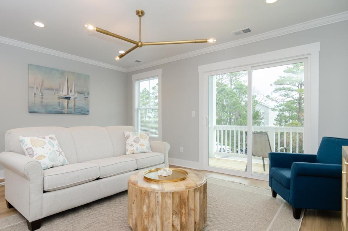 Salty By Bryant Real Estate * Carolina Beach