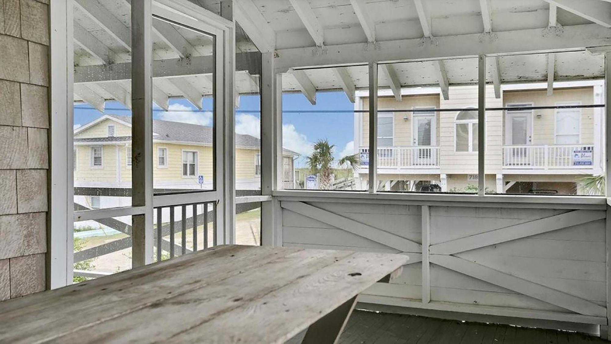 Good Ole Waves By Bryant Real Estate Holiday home
