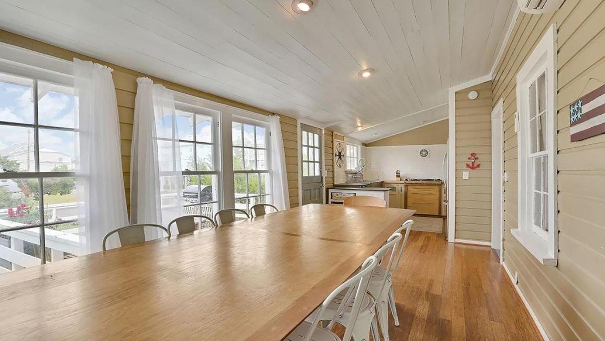 Good Ole Waves By Bryant Real Estate Holiday home *