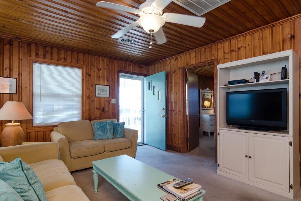 Henson Upper By Bryant Real Estate