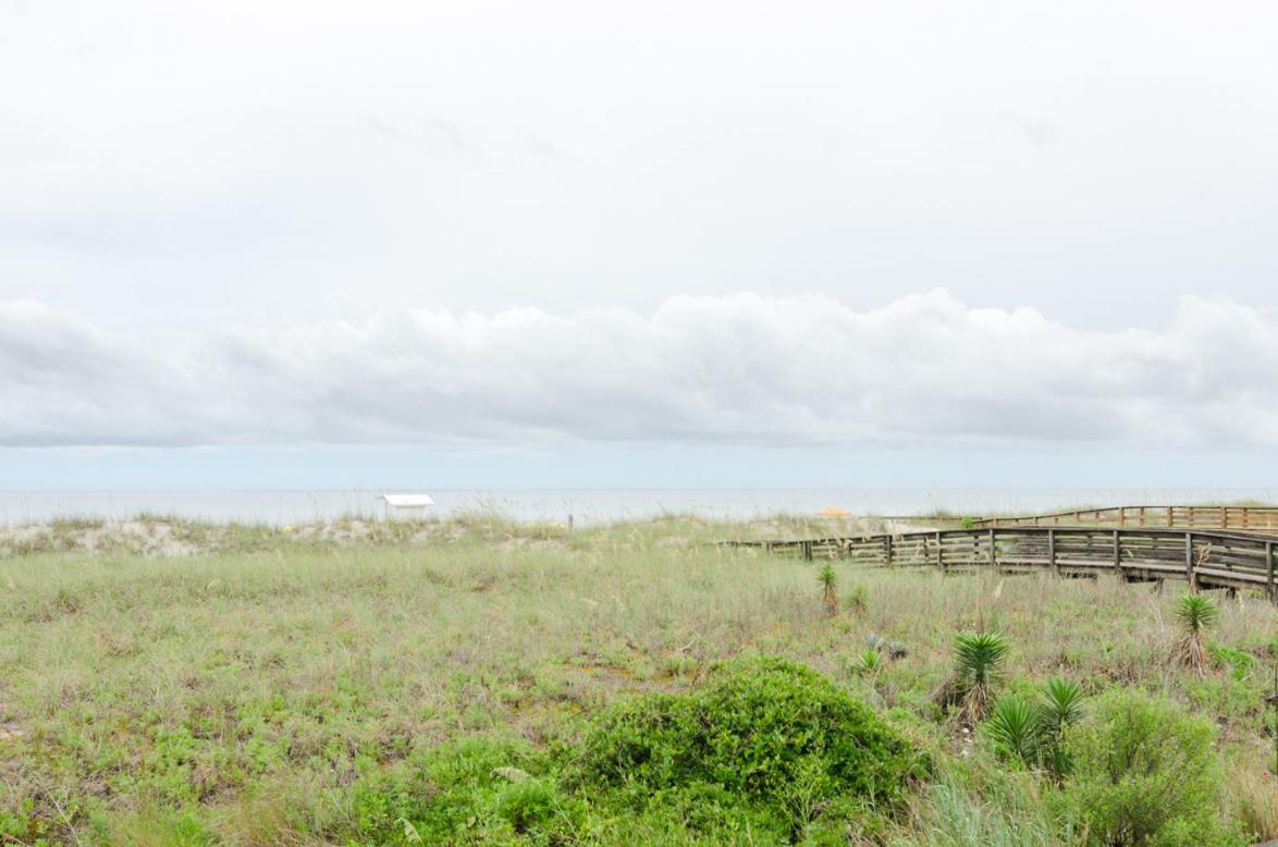 Blue Oceanfront Retreat By Bryant Real Estate Holiday home Carolina Beach