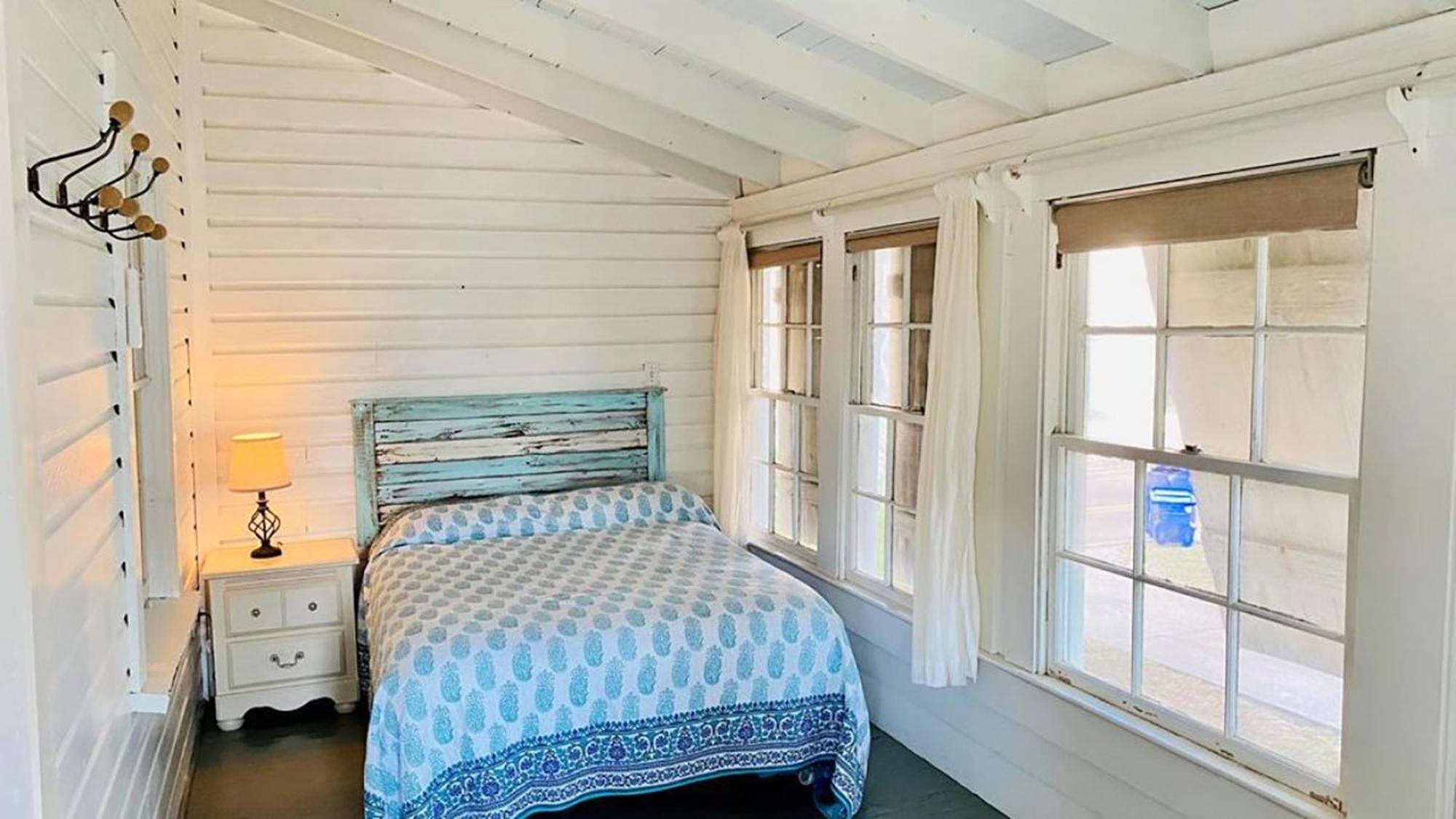 Good Ole Waves By Bryant Real Estate