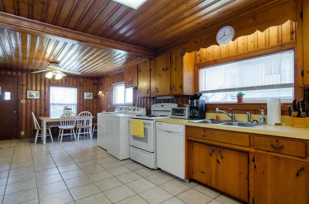 Henson Lower By Bryant Real Estate Holiday home *