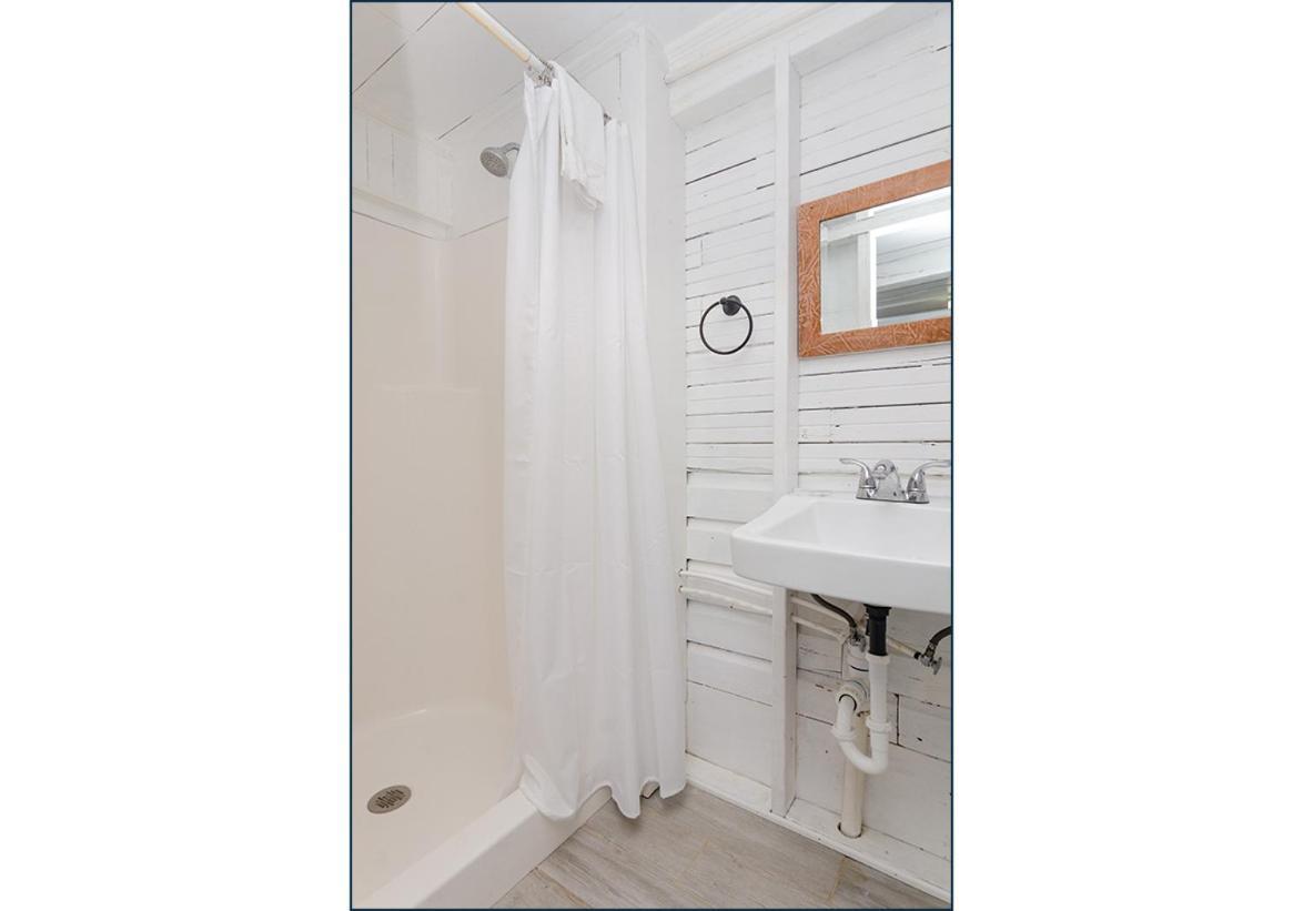 Good Ole Waves By Bryant Real Estate Holiday home