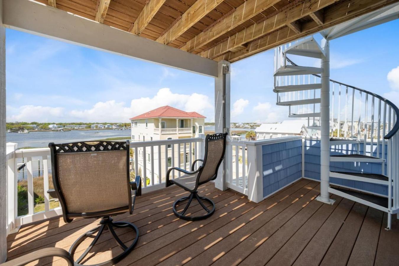 Holiday home Sandy Paws Pf With Icww And Sea Views And A Pool