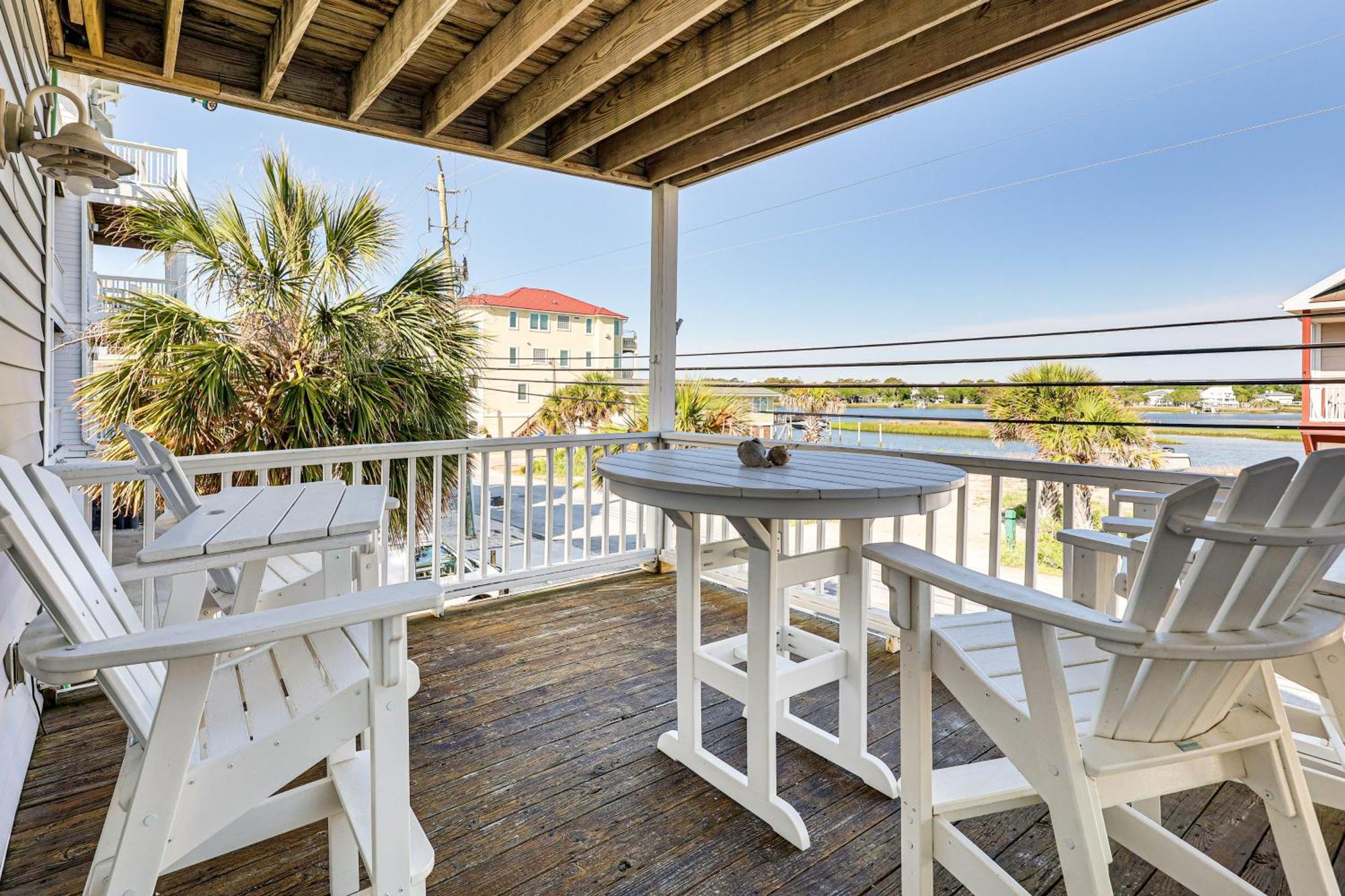 Carolina With Deck Steps To Shore! Apartment Carolina Beach