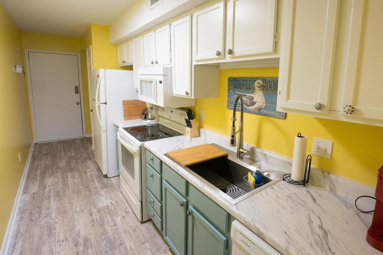 Suite Caroline. By The Beach And A Pool. Holiday home Carolina Beach