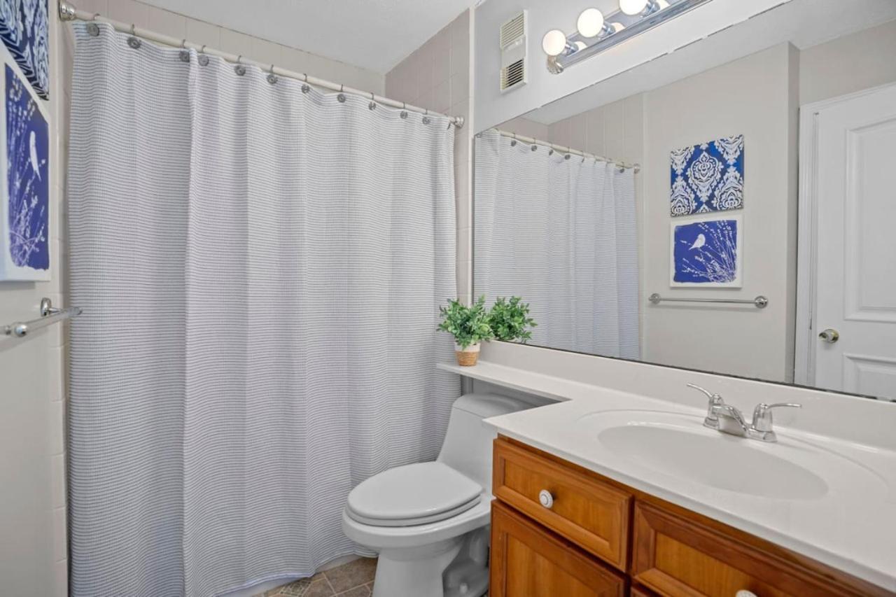A Touch Of Paradise. Oceanfront Views, Communal Bbqs, And A Pool * Carolina Beach