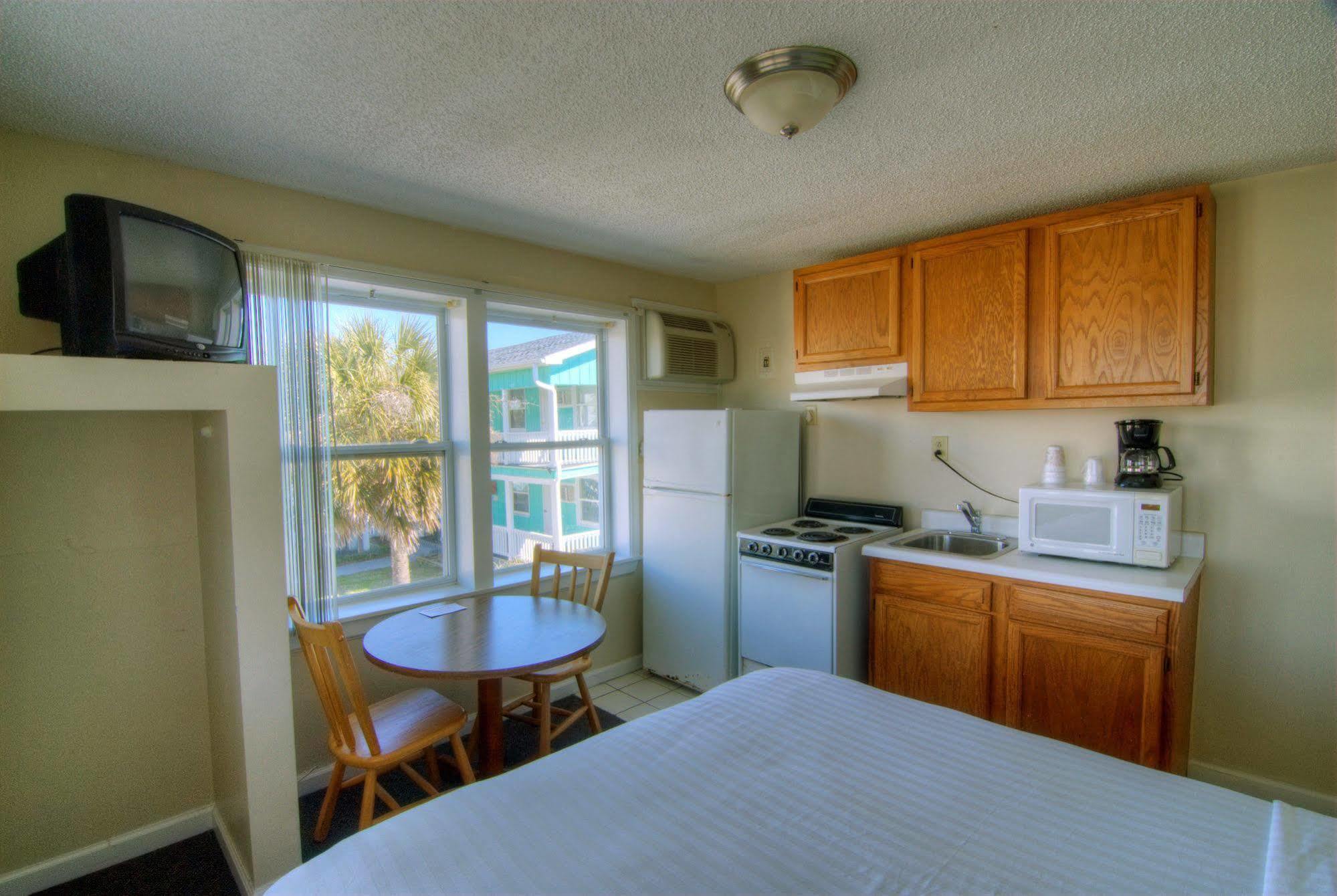 Surfside 3*