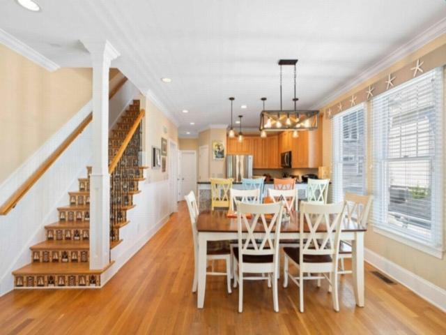 Holiday home Dune Delight: Spacious 3-story Townhouse Retreat *