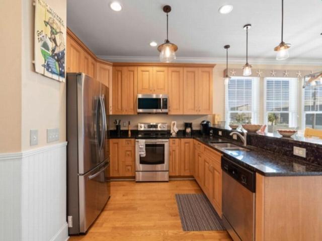 Dune Delight: Spacious 3-story Townhouse Retreat Holiday home Carolina Beach