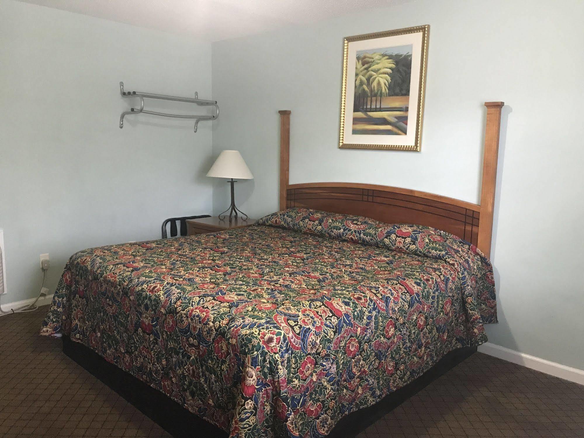 Pirates Cove Motel Carolina Beach